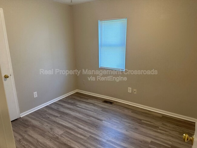 Building Photo - 832 N California St