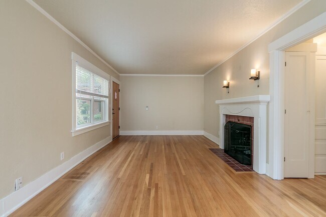 Building Photo - 1029 NE 31st Ave