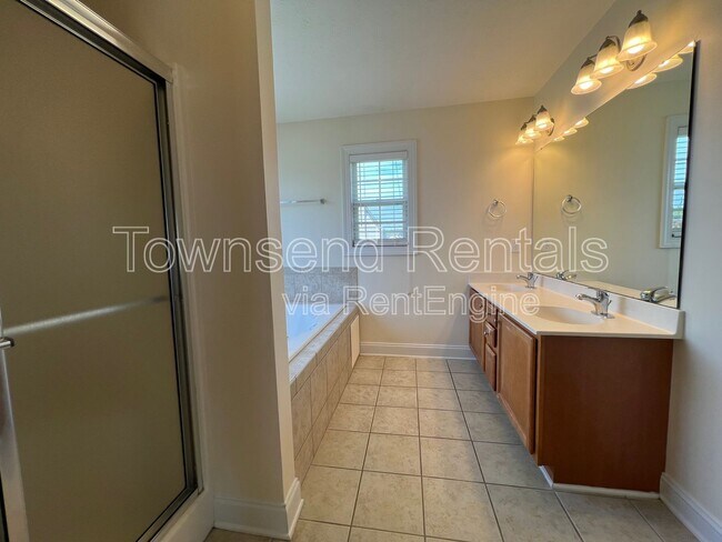 Building Photo - 3616 Heatherbrooke Dr
