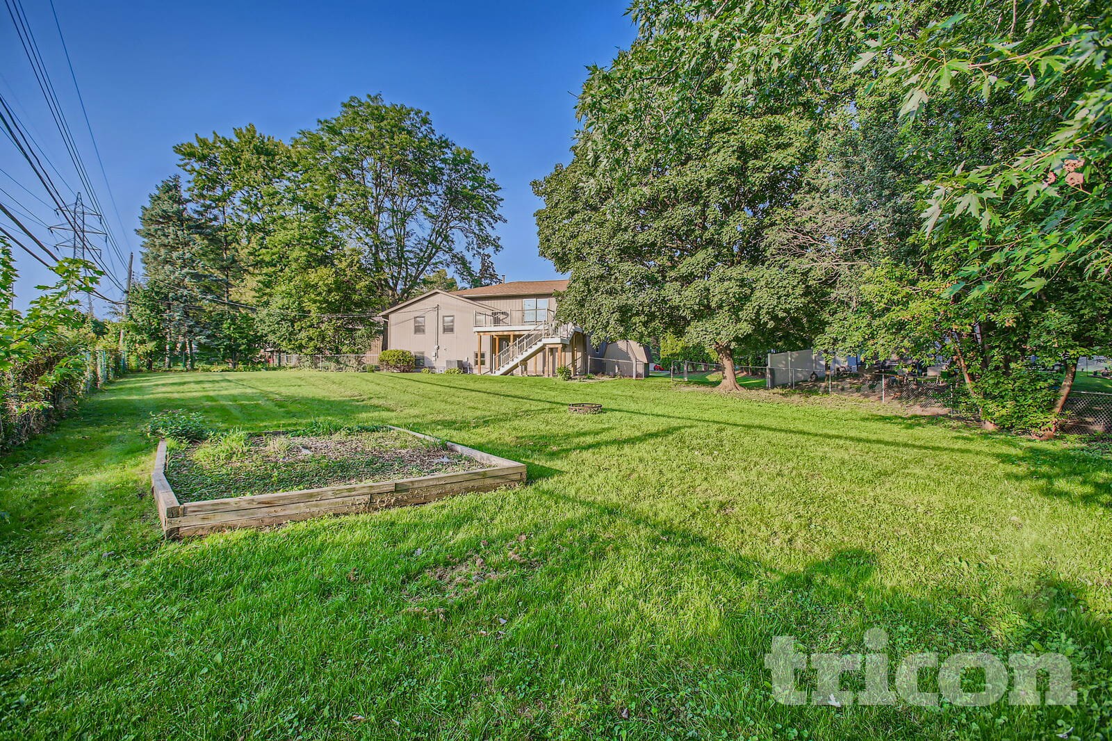 Building Photo - 1916 Lamplight Dr