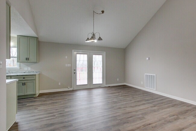 Building Photo - 2481 Clarksville Rd