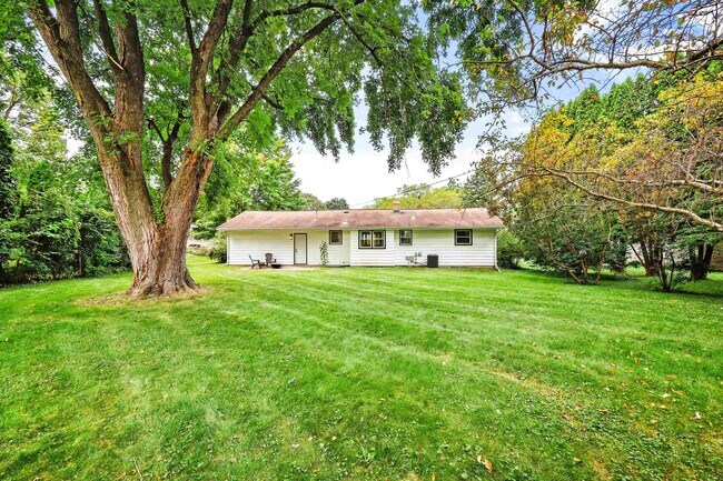 Building Photo - 2728 Florann Dr