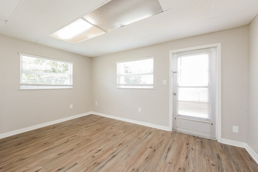 Building Photo - 8109 Coco Solo Ave
