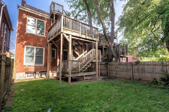 Building Photo - 1361 S Brook St