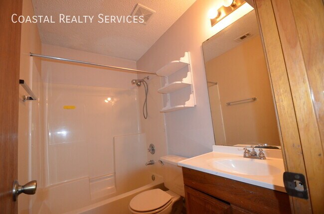 Building Photo - 407 Northview Ln