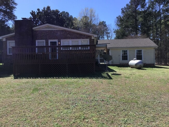 Building Photo - Spacious Ranch Home on 2.35 Acres – Private Setting with Endless Potential