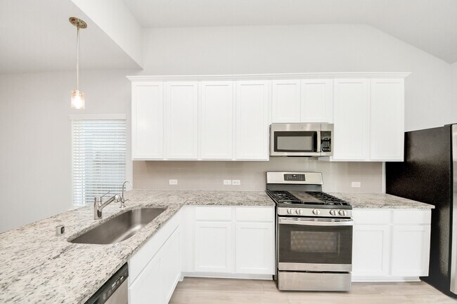 Building Photo - 21650 Wave Holw Dr