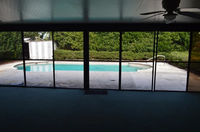 Building Photo - 3557 Arbutus Ln