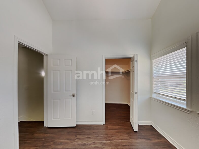 Building Photo - 416 Madison Pl