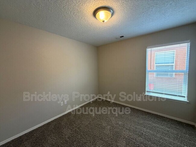 Building Photo - 8035 Sierra Altos Pl NW