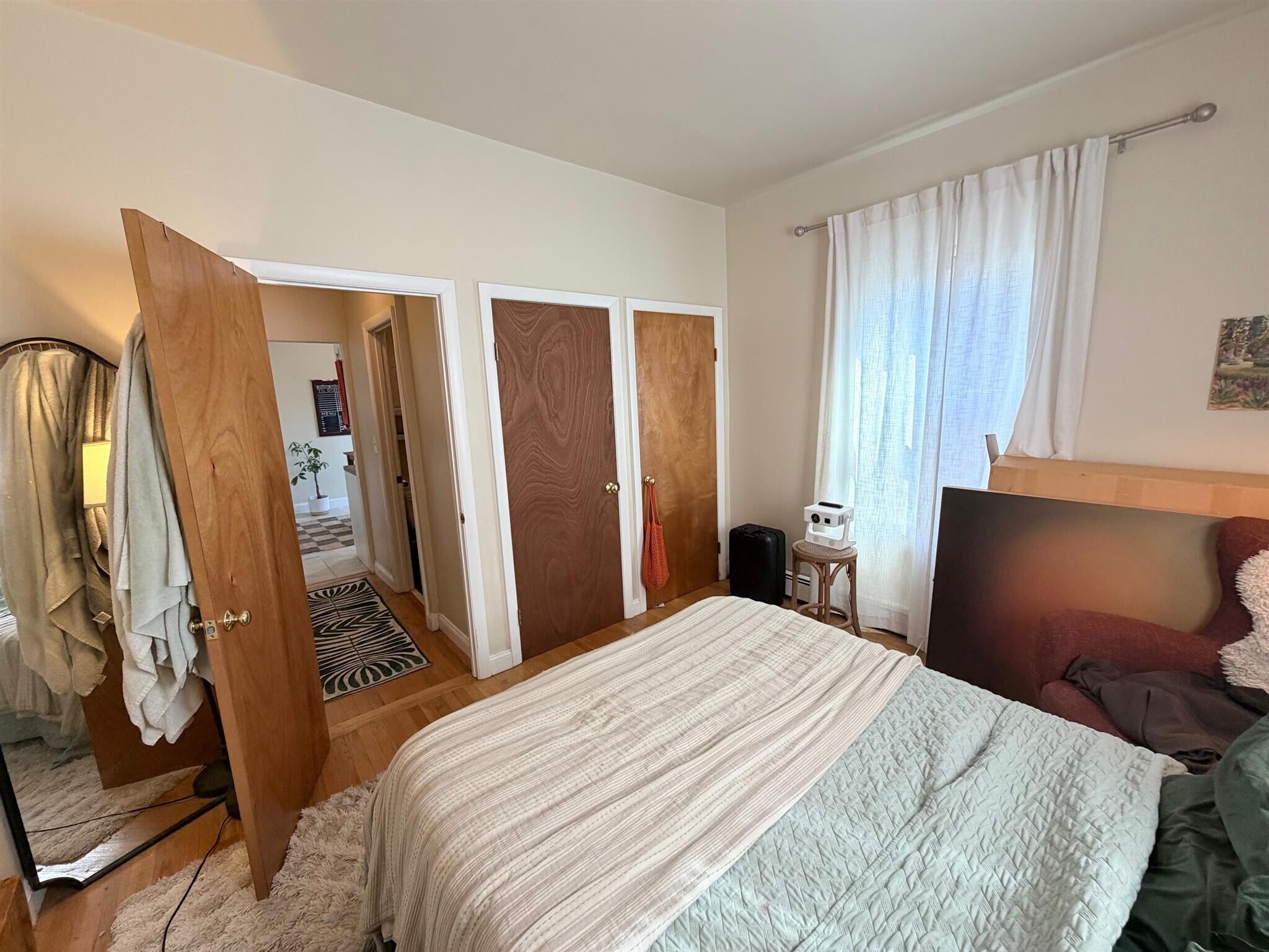 Building Photo - 60 1/2 Sacramento St