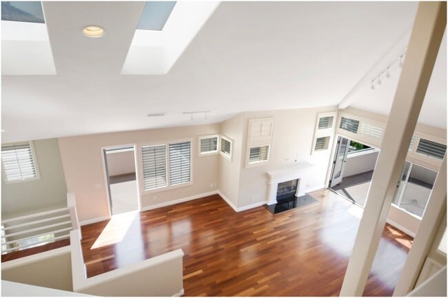 Building Photo - 2 Bedroom Plus Loft - Laguna Niguel Condo!