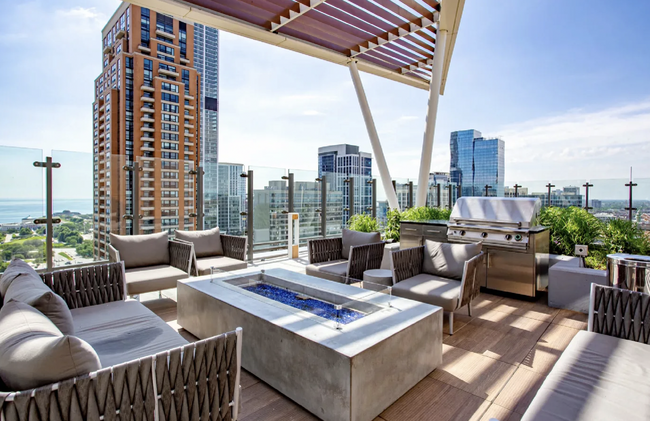 Rooftop Grill and Lounge - 1140 S Wabash Ave