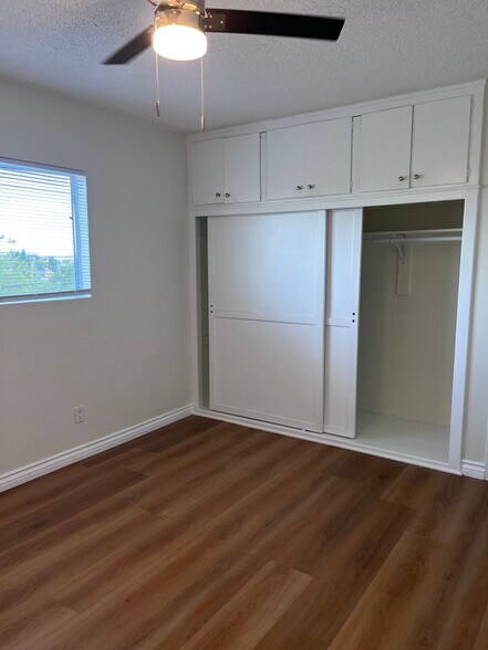 Building Photo - 4418 W 64th St