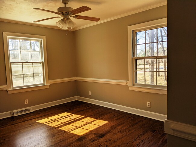 Building Photo - 2920 Berkley Dr