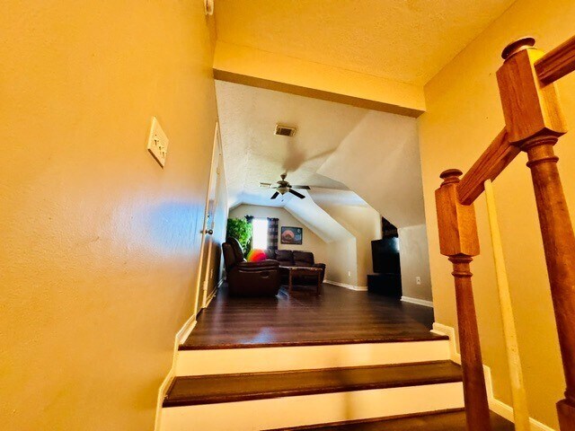 Building Photo - 3318 Ridgepoint Ct