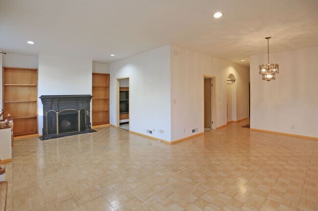 Building Photo - 1271 3rd Ave