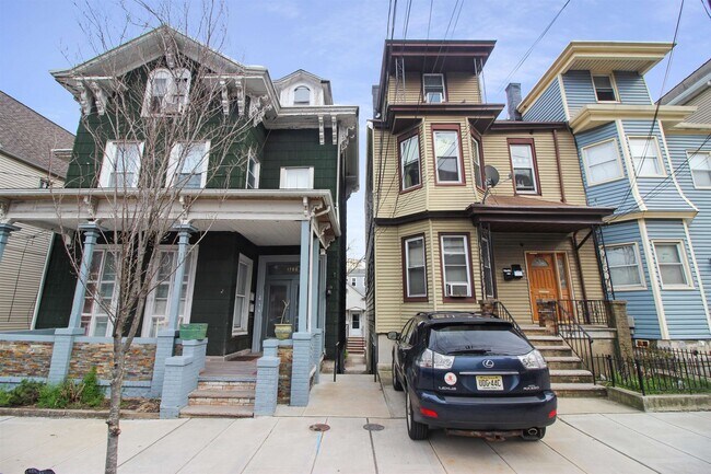 Building Photo - 1620 Palisade Ave