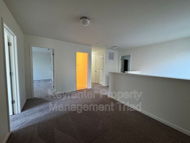 Building Photo - 5021 Red Poll Dr