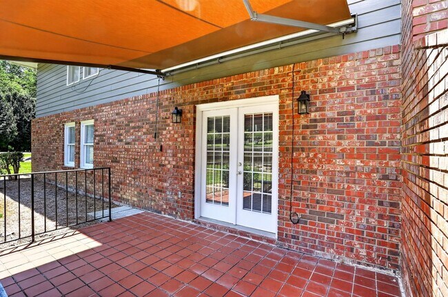 Building Photo - Charming 2BR Condo in Calhoun