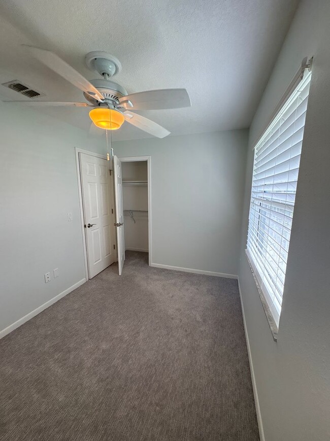 Building Photo - Beautiful 3 Beds 2 Baths home