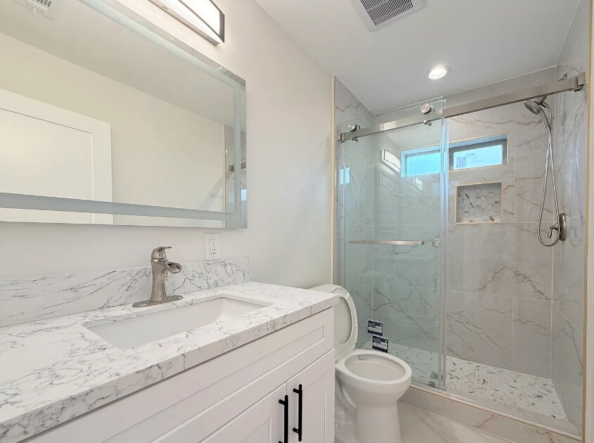 Building Photo - 15711 Fairgrove Ave