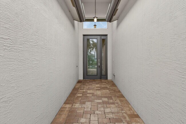 Building Photo - 11765 SW Poseidon Way