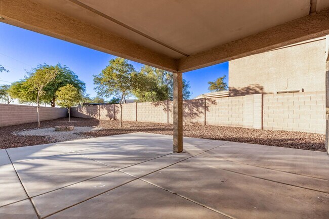 Building Photo - 1368 S 232nd Ave