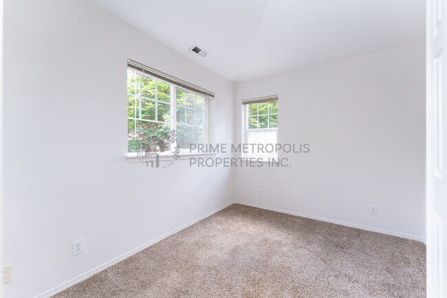 Building Photo - 9808 NE 130th Pl