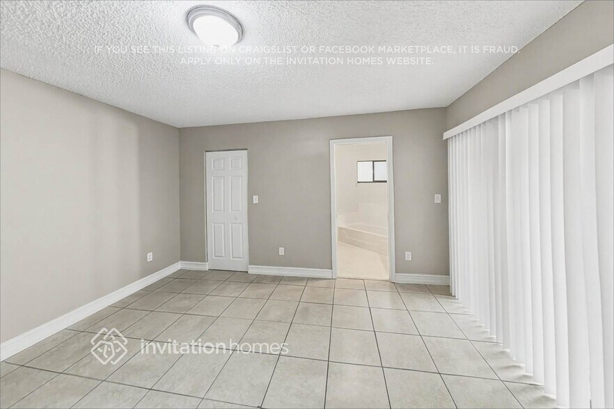 Building Photo - 14971 SW 92nd Terrace