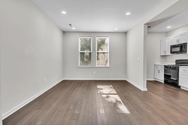 Building Photo - 4029 W Cold Spring Ln