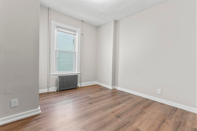 Building Photo - 394 Gregory St