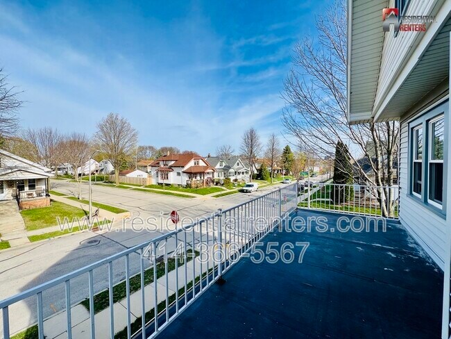 Building Photo - 2002 S 69th St