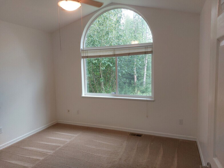 Second Bedroom - 1120 W Bold Peak Cir