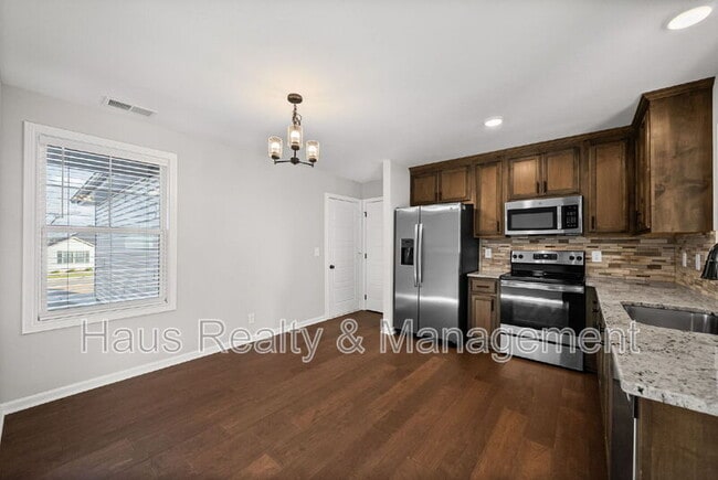 Building Photo - 1514 Fredrick Dr