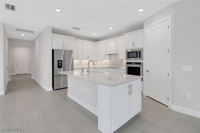 Building Photo - 16172 Bacopa Dr