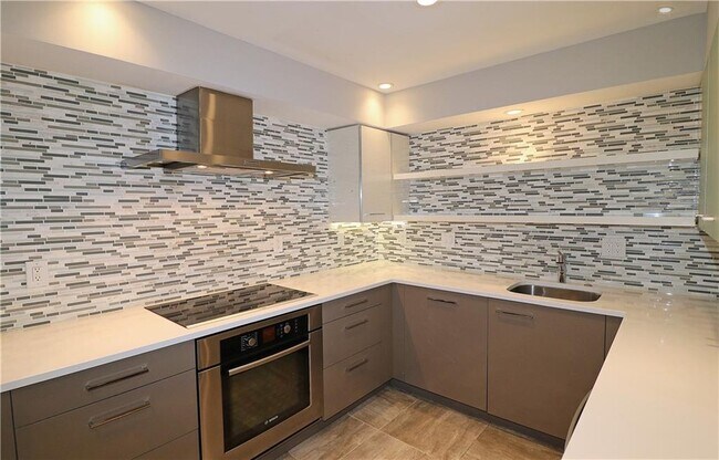 Building Photo - 40 Glenald Way NW