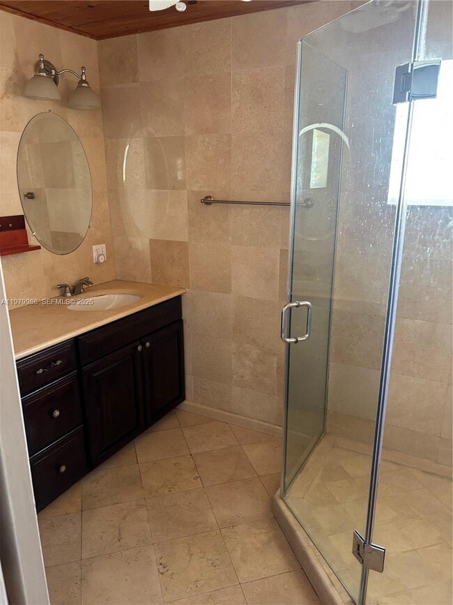 Building Photo - 729 NE 2nd Ct