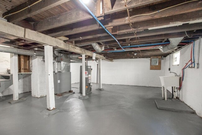 Building Photo - 1224 E 175th St