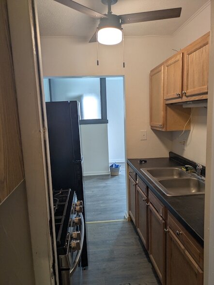 Building Photo - 2107 Elim Ave