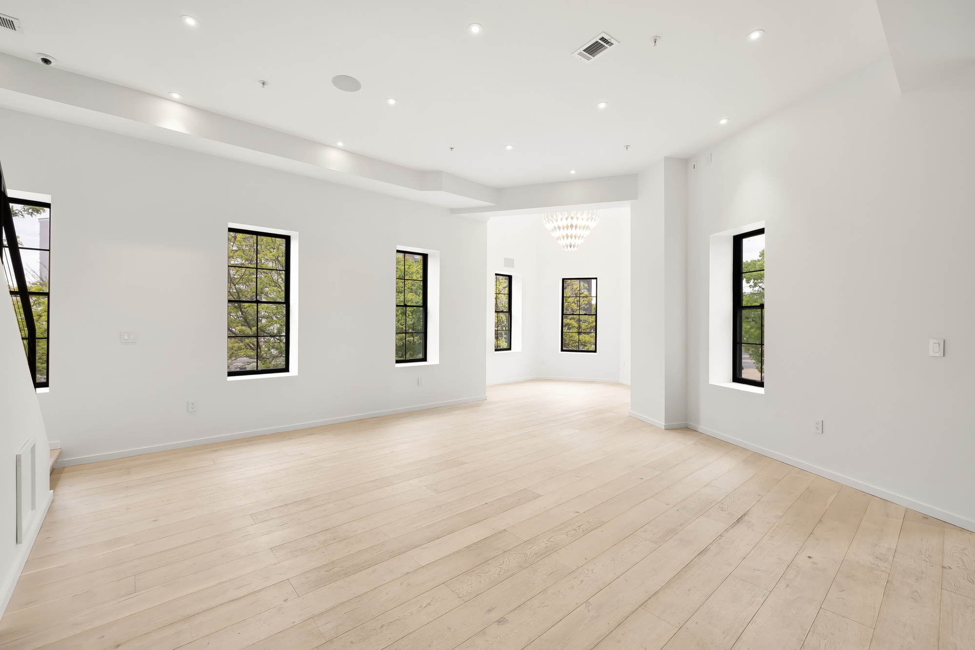 Building Photo - 1451 Maryland Ave NE