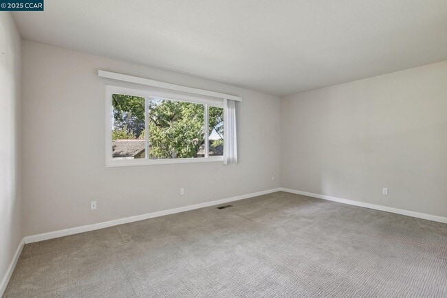 Building Photo - 1035 Alta Mesa Dr