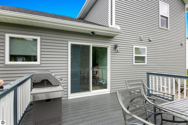 Building Photo - 4712 Owl View Dr