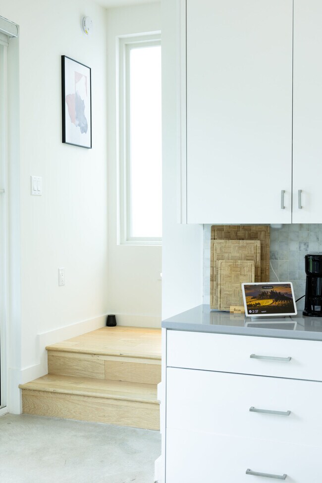 Building Photo - 507 S Park Dr