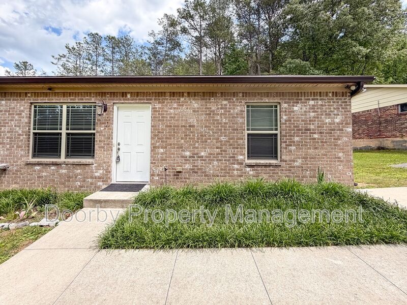 Building Photo - 3850 Youngstown Rd