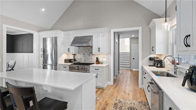 Building Photo - 1241 Saugatucket Rd