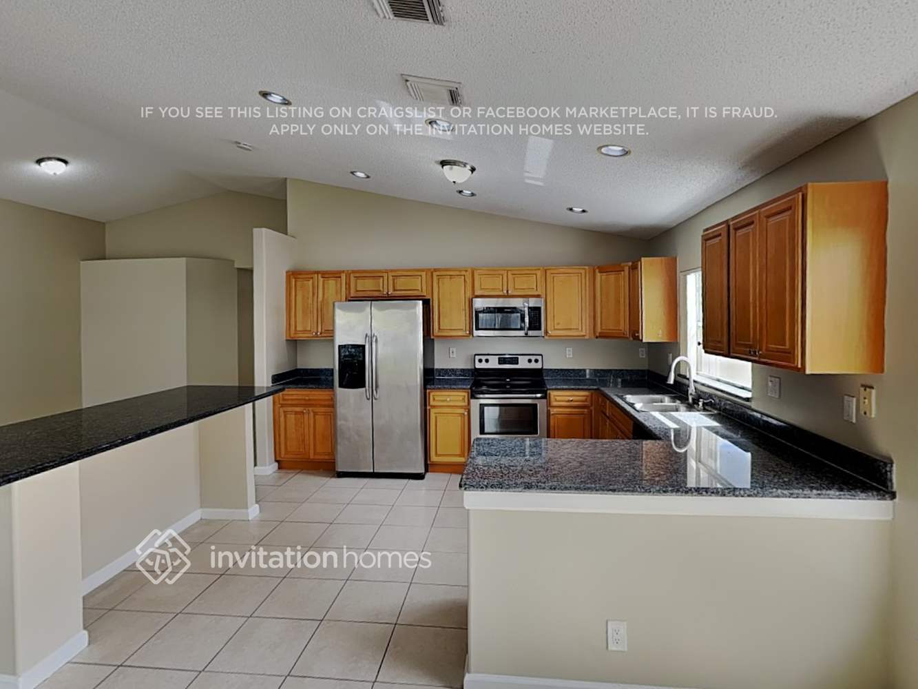 Building Photo - 4929 SW 33rd Ave