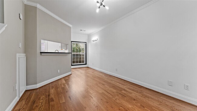 Building Photo - 2215 Stanford St