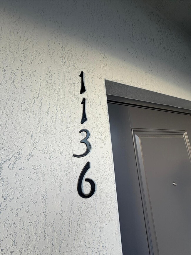 Building Photo - 1136 Ter