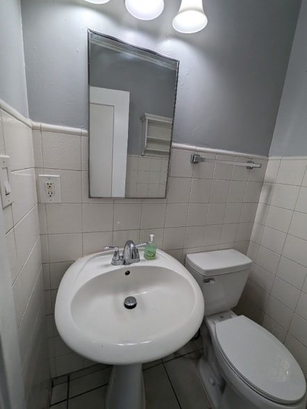 Building Photo - 410 S G St